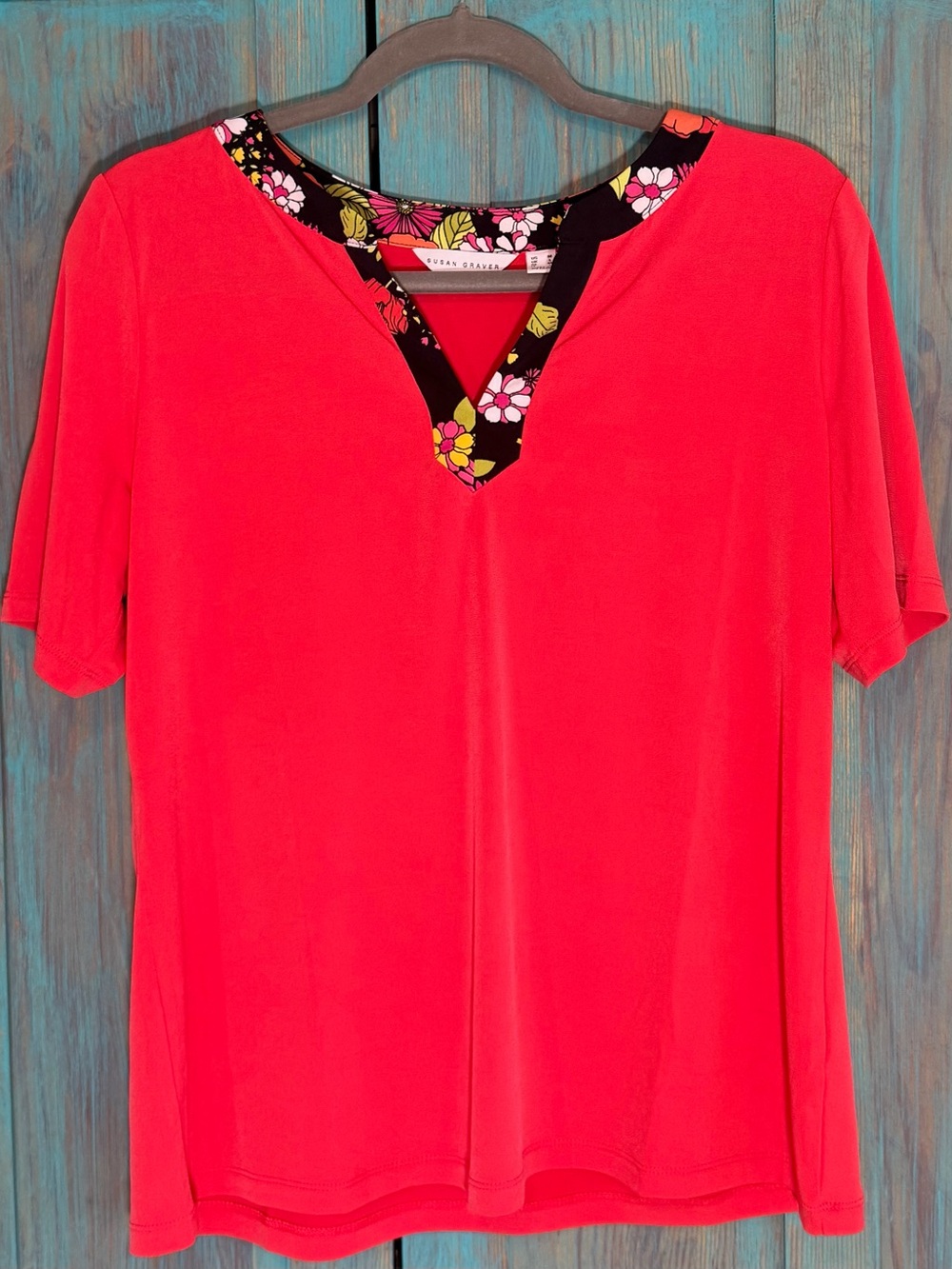 Susan Graver Clementine Short Sleeve V-Neck Top with Black Floral Trim Size M